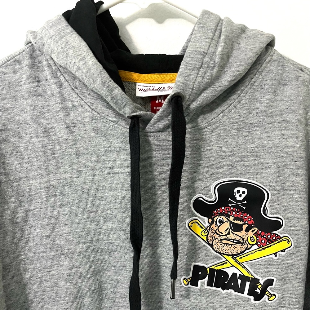 Mitchell & Ness Cooperstown Collection Pittsburgh Pirates Hoodie, Size: Medium - Picture 8 of 10